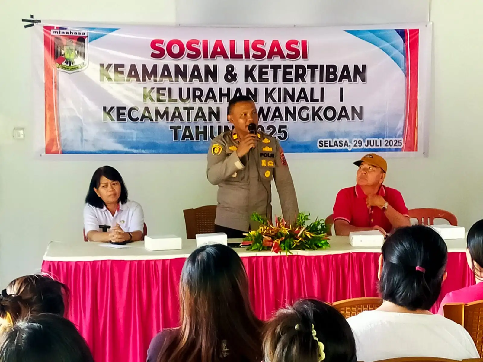 Transparansi Dana Desa Diperkuat: Kapolsek Kawangkoan Sosialisasikan Pencegahan Korupsi dan Pemberlakuan KUHP Baru